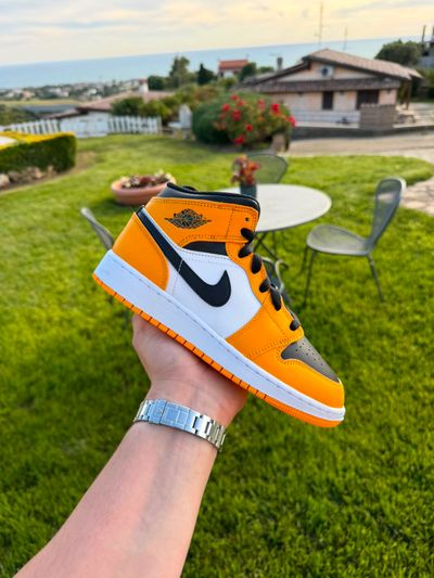 jordan 1 mid taxi 38